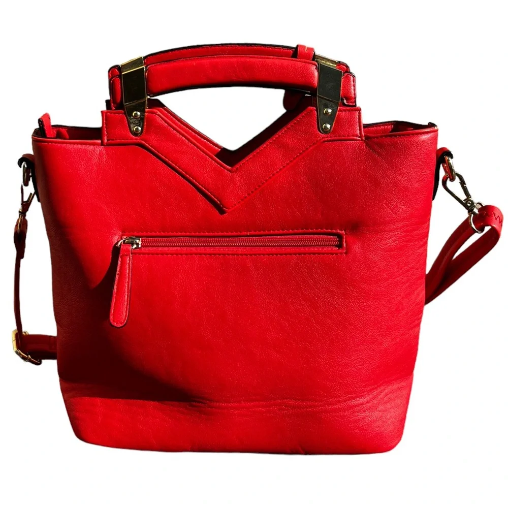 Versace 1969 Abbigliamento Sportivo
SRL Milano Italia | Color: Red - Picture 3 of 10